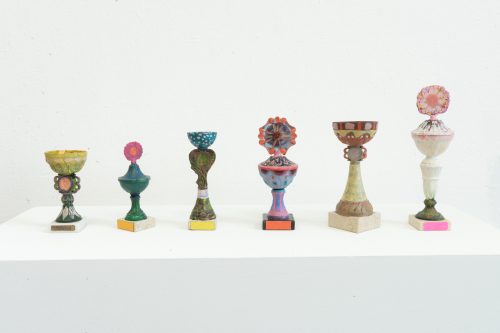Tagessieger Mädchen, 2024, Öl auf gefundenen Pokal, Oil on found objects(trophy), Von links nach rechts / from left to right 16 x 8 x 8 cm, 17,5 x 6 x 6 cm 20 x 6 x 6 cm, 22,5 x 8 x 8 cm 21,6 x 9,3 x 9,3 cm, 28 x 8 x 8 cm
